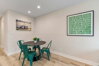 2316 W Estes Ave in Chicago, IL - Building Photo - Building Photo