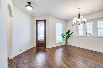 1704 George Ln in Little Elm, TX - Foto de edificio - Building Photo