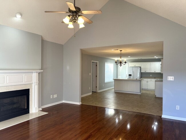 126 Cedarland Dr in Warner Robins, GA - Building Photo - Building Photo