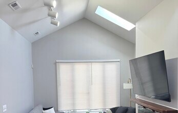 1445 W Walton St in Chicago, IL - Building Photo - Building Photo