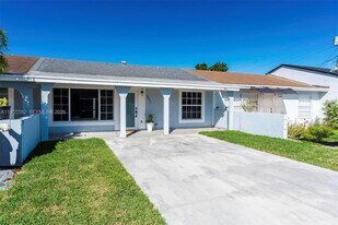 19021 NW 45th Ave in Miami Gardens, FL - Building Photo