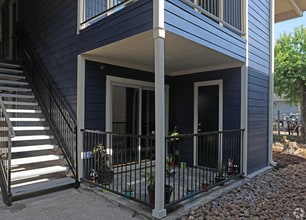 15016 FM 2100 in Crosby, TX - Foto de edificio - Building Photo