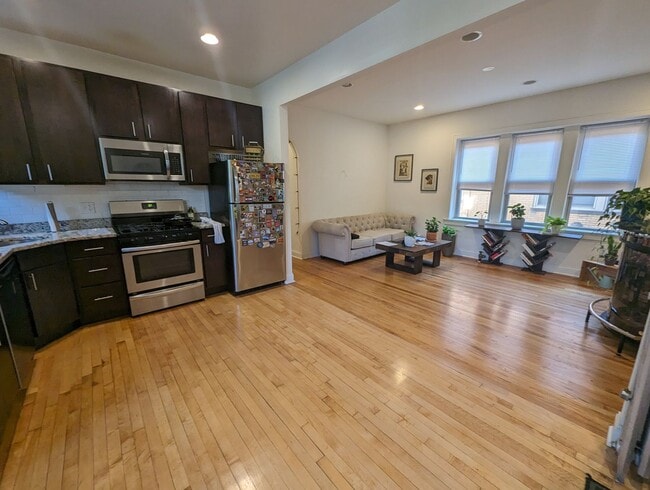 3411 W Balmoral Ave in Chicago, IL - Building Photo - Building Photo