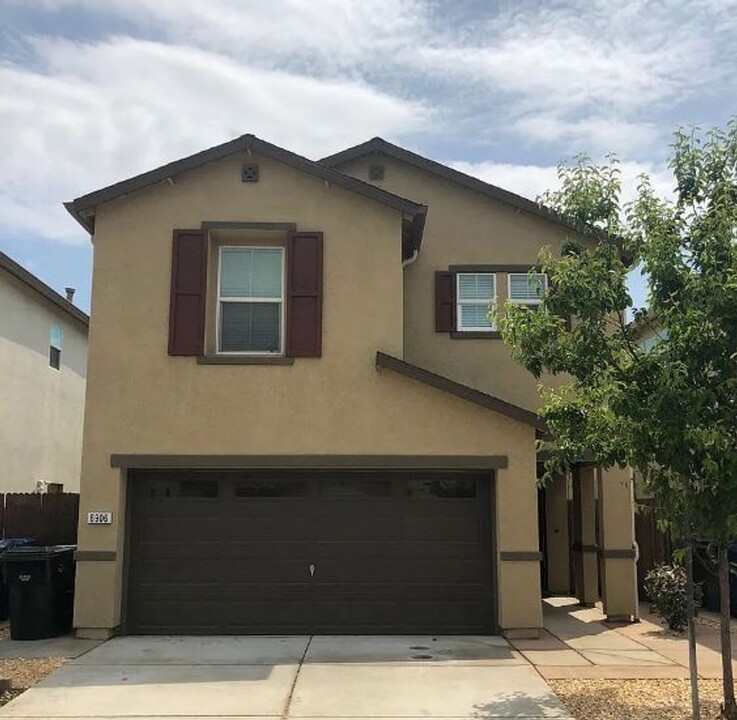 8906 Cobble Crest Dr in Sacramento, CA - Building Photo