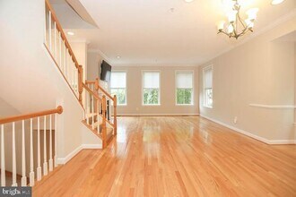 722 Capitol Square Pl SW in Washington, DC - Building Photo - Building Photo