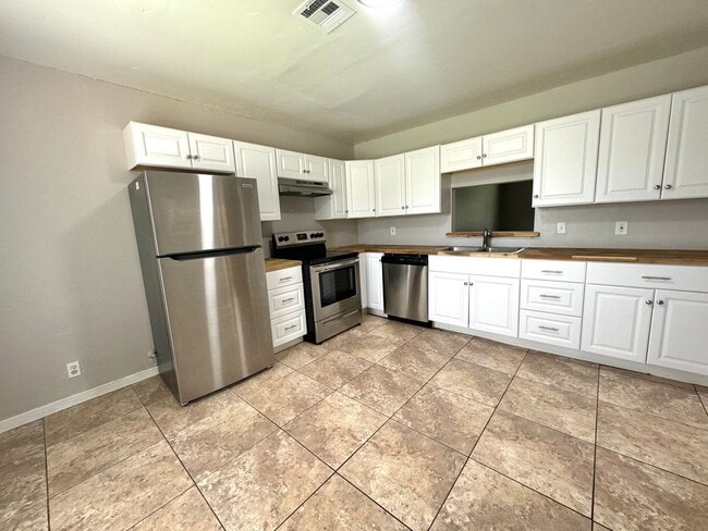 5826 S 87th E Ave in Tulsa, OK - Building Photo - Building Photo