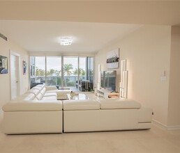 18201 Collins Ave, Unit 506 in Sunny Isles Beach, FL - Foto de edificio - Building Photo