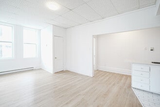3419 Av. Prud'homme in Montréal, QC - Building Photo - Building Photo