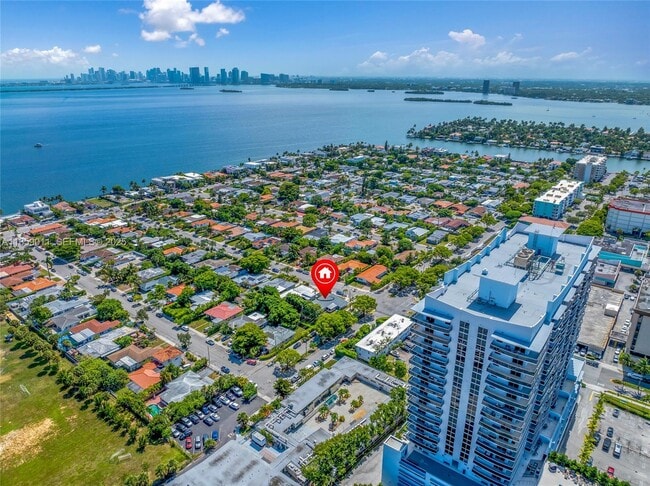 7528 Buccaneer Ave in North Bay Village, FL - Foto de edificio - Building Photo