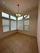 3415 W Good Ave in Visalia, CA - Foto de edificio - Building Photo