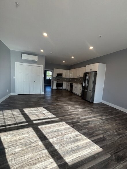 303 Norwich-New London Turnpike in Montville, CT - Foto de edificio - Building Photo