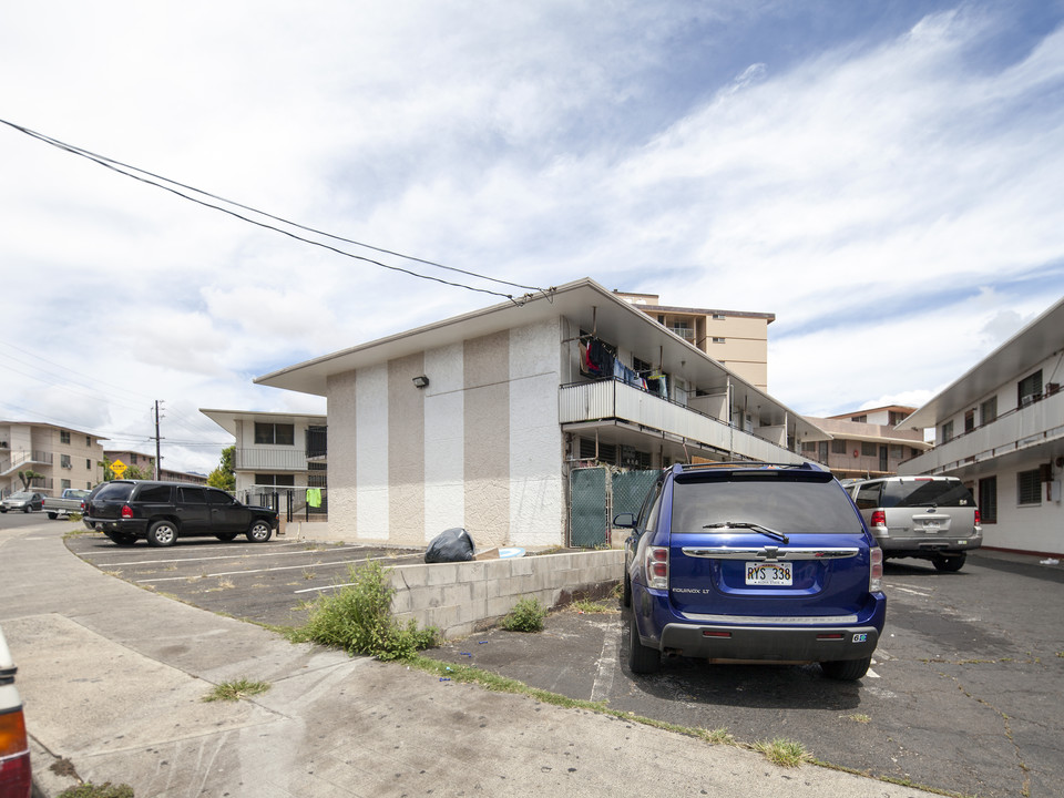 94-121 Pupukahi St in Waipahu, HI - Building Photo