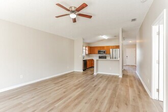3416 International Village Dr W in Jacksonville, FL - Building Photo - Building Photo