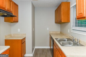 35 Pinecone Ct in Mcdonough, GA - Building Photo - Building Photo