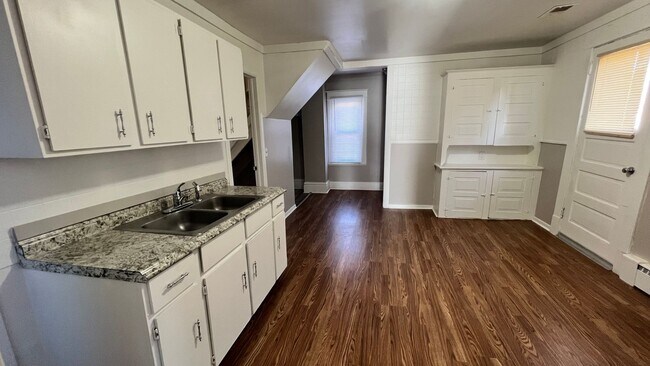 241 Carrier St NE in Grand Rapids, MI - Building Photo - Building Photo