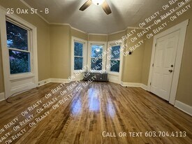 25 Oak St in Franklin, NH - Building Photo