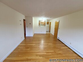 266 Grove St in Newton, MA - Building Photo - Building Photo