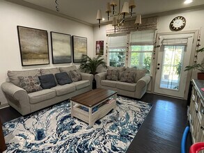 Room in Townhome on Craigmeade Dr in Morrisville, NC - Building Photo - Building Photo
