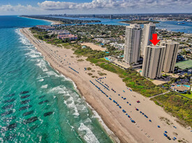 2800 N Ocean Dr in Riviera Beach, FL - Building Photo