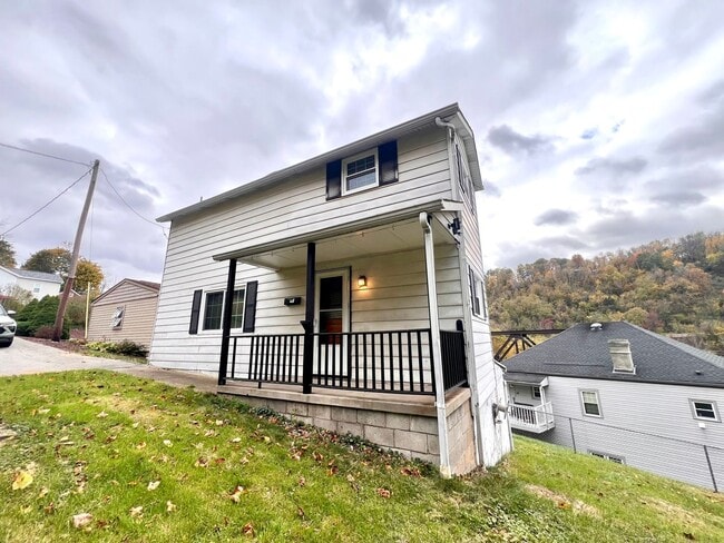 683 1st Ave in Bridgeville, PA - Building Photo - Building Photo