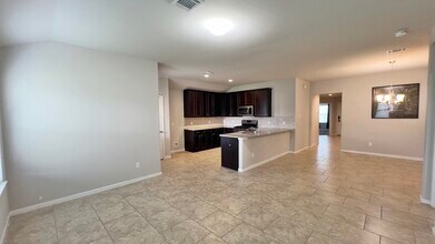 4019 Spurwing Ln in Baytown, TX - Building Photo - Building Photo