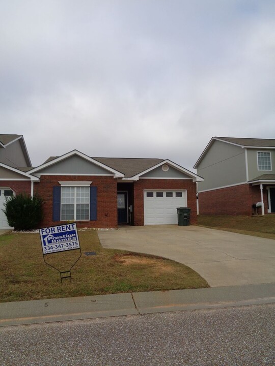 209 Camden Drive in Enterprise, AL - Building Photo