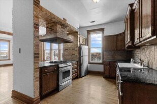 3401 W Armitage Ave in Chicago, IL - Building Photo