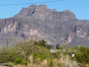 127 S Outpost Rd in Apache Junction, AZ - Foto de edificio - Building Photo
