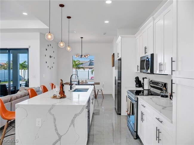 319 Tropicana Parkway W