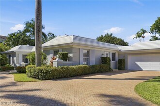 2700 Lantern Ln in Naples, FL - Building Photo - Building Photo