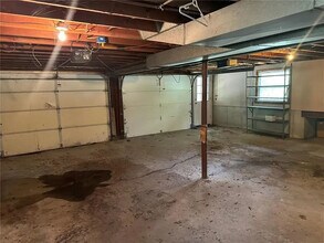 3006 S Santa Fe Rd in Independence, MO - Building Photo - Building Photo