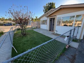 103 Greenview St in Escondido, CA - Building Photo