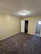 4421 Cobia Dr in Tampa, FL - Foto de edificio - Building Photo