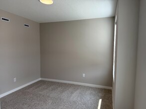 10374 Glacier Ln N in Maple Grove, MN - Building Photo - Building Photo