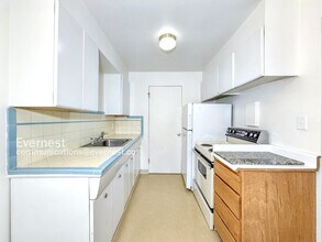 4709 40th Ave NE in Seattle, WA - Building Photo - Building Photo