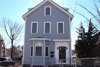 12 Berkeley St, Unit 1 in Somerville, MA - Foto de edificio - Building Photo