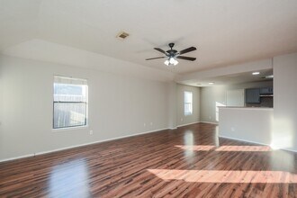 9231 Eaglewood Glen Tr in Houston, TX - Building Photo - Building Photo