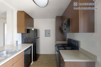 555 Paularino Ave in Costa Mesa, CA - Building Photo - Building Photo
