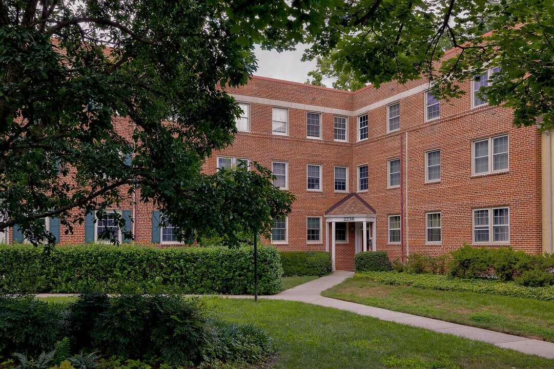 2236 Washington Ave in Silver Spring, MD - Building Photo