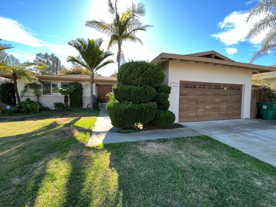 7635 Carmel Beach Cir in Goleta, CA - Building Photo
