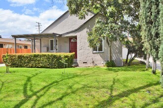 179 W Spazier Ave in Burbank, CA - Building Photo - Building Photo