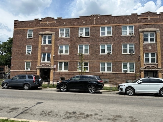 property at 4056 W Dickens Ave
