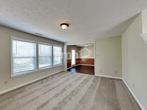 926 Littleton Dr in Concord, NC - Foto de edificio - Building Photo