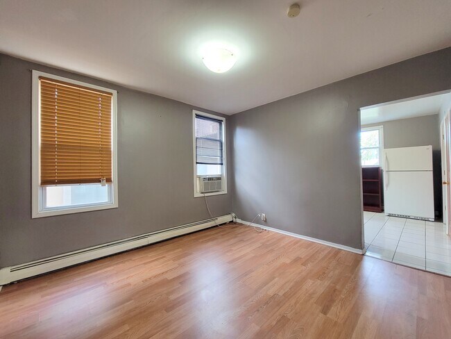 6 6th St, Unit Floor 2 in Harrison, NJ - Foto de edificio - Building Photo