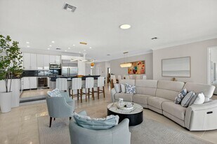 513 S Riverside Dr in Pompano Beach, FL - Building Photo