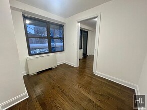 East 82nd Street, Unit 15D in New York, NY - Building Photo - Building Photo
