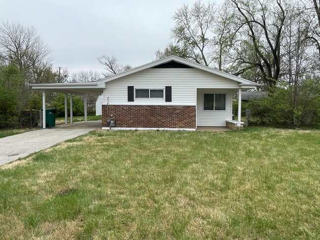 property at 2213 Kerwin Dr