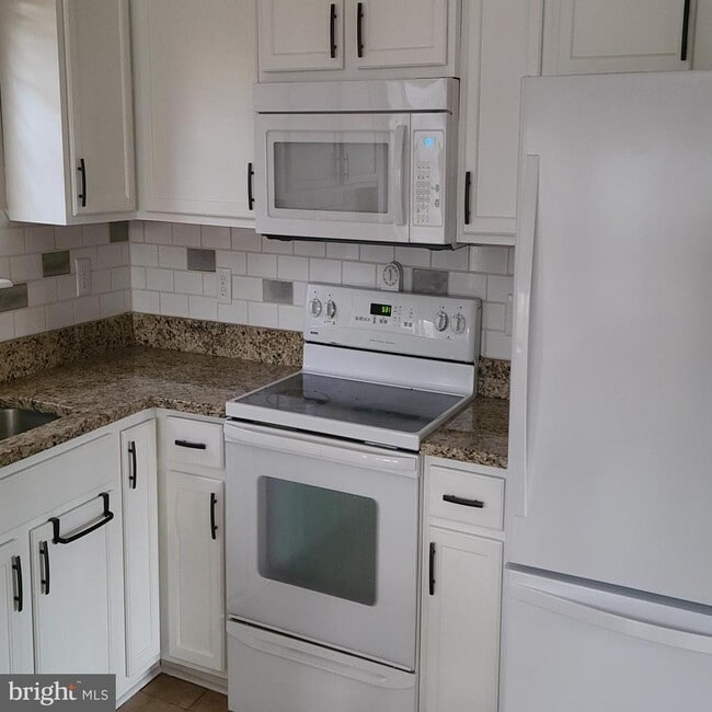 135 Hill Valley Dr in Winchester, VA - Building Photo - Building Photo