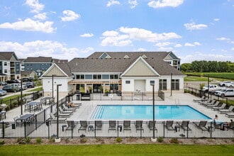 Elwood Apartment Homes in Shakopee, MN - Building Photo - Building Photo