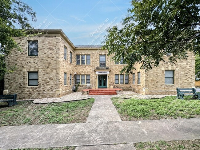 128 W Magnolia Ave in San Antonio, TX - Building Photo - Building Photo